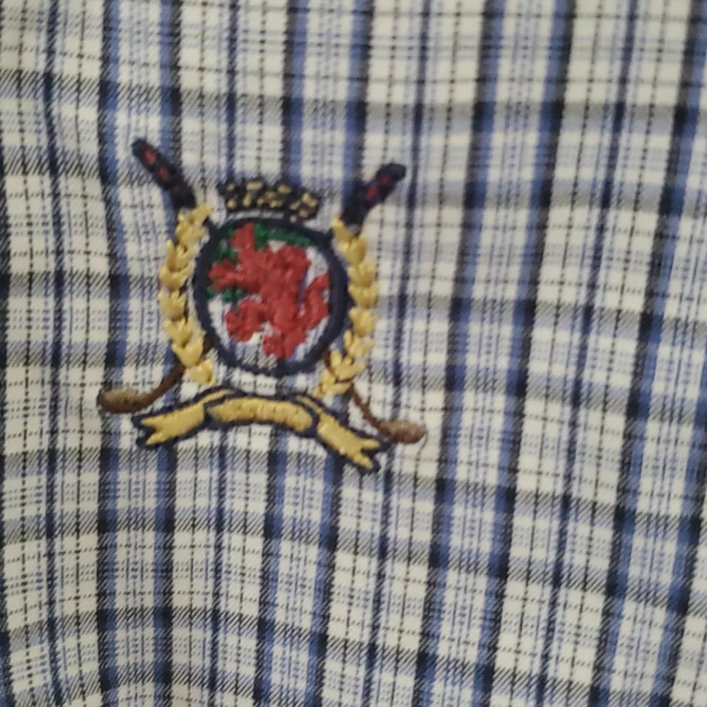 Tommy Hilfiger plaid short sleeve shirt - Picture 3 of 7